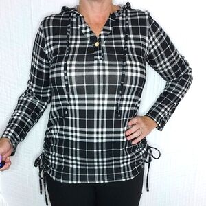 Black and White Plaid Soft Henley tunic with hood Size Medium